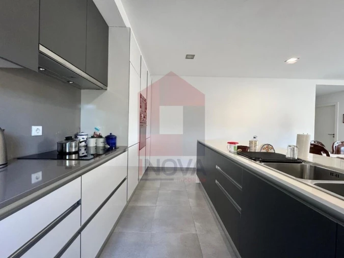 Moradia T4 para Venda em Sande, Vilarinho, Barros e Gomide Foto 5