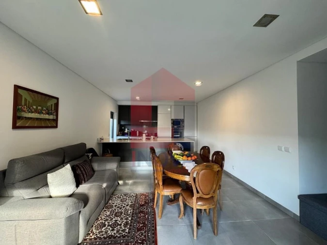 Moradia T4 para Venda em Sande, Vilarinho, Barros e Gomide Foto 3