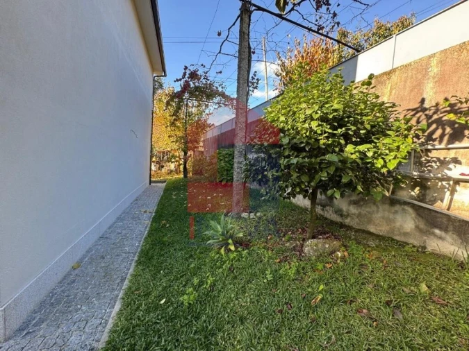 Moradia T4 para Venda em Sande, Vilarinho, Barros e Gomide Foto 39