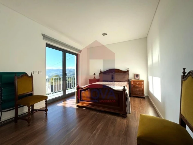 Moradia T4 para Venda em Sande, Vilarinho, Barros e Gomide Foto 23