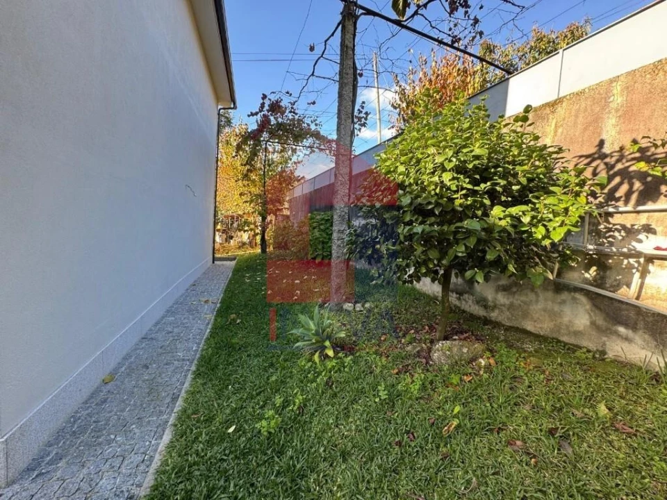 Moradia T4 para Venda em Sande, Vilarinho, Barros e Gomide Foto 39