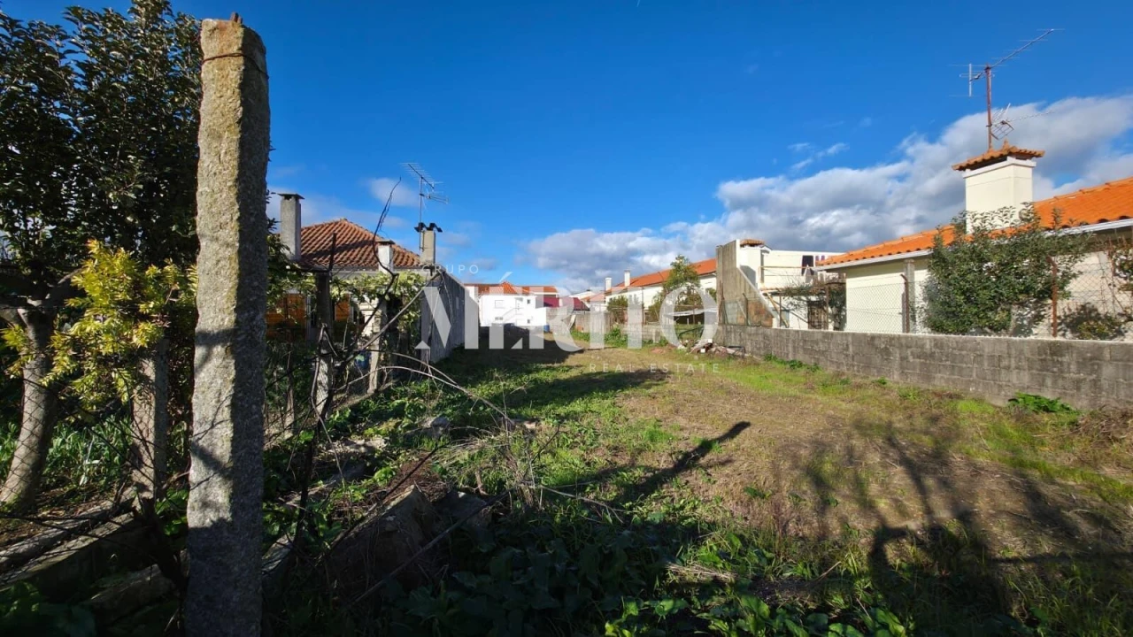 Terreno para Venda em Arcozelo Foto 1