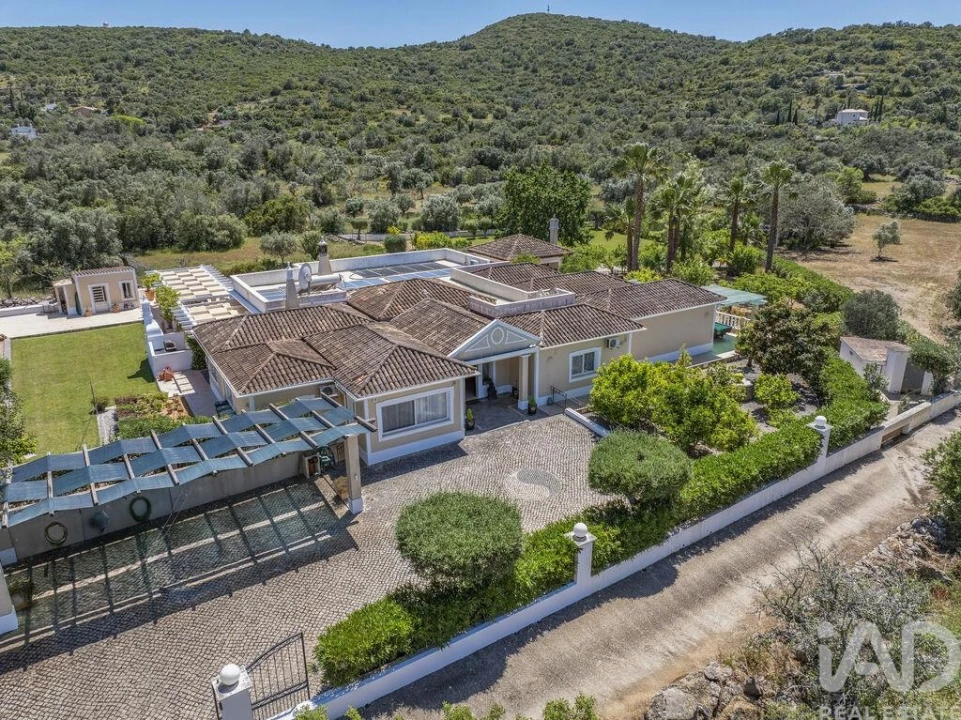 Quinta T4 para Venda em Santa Barbara de Nexe Foto 34