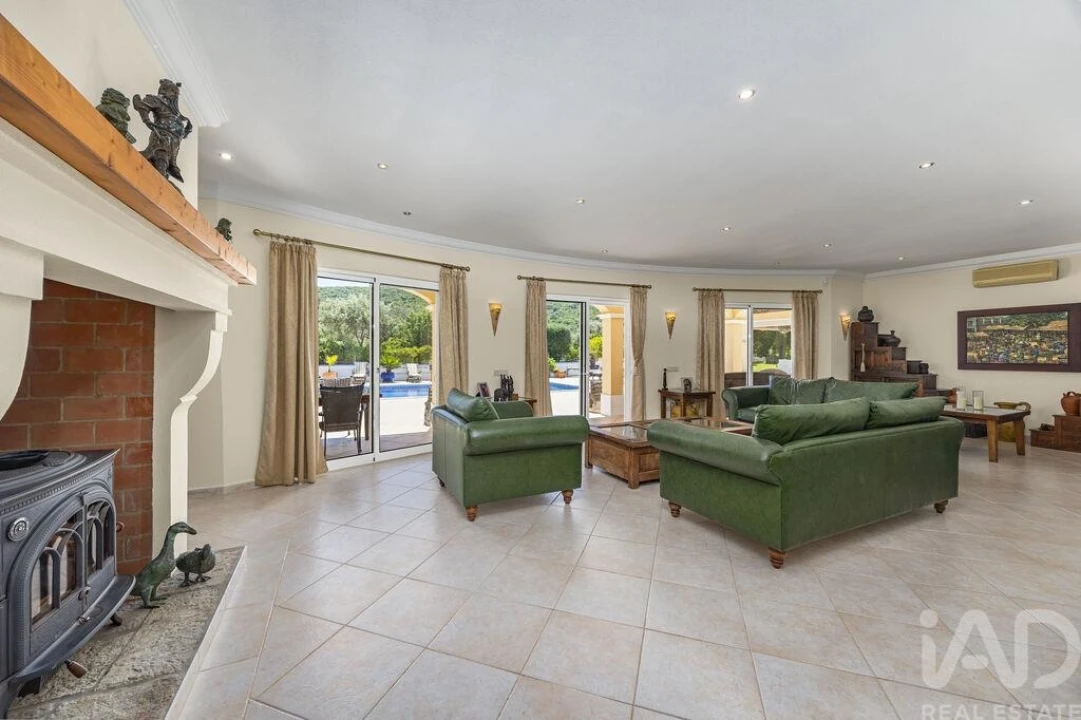 Quinta T4 para Venda em Santa Barbara de Nexe Foto 6