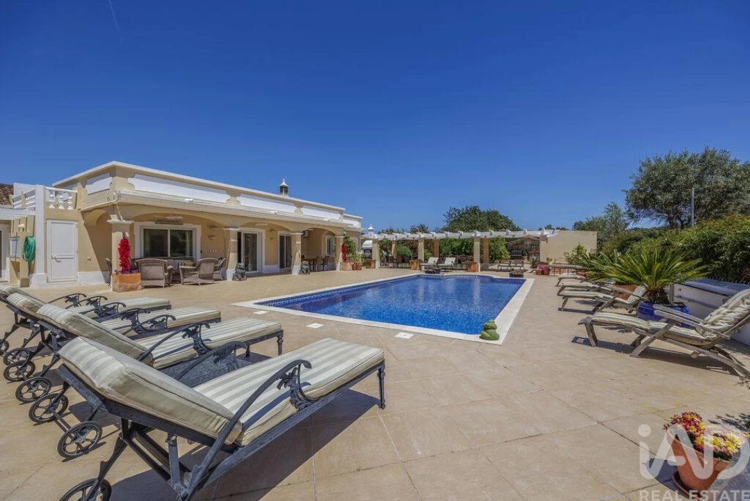 Quinta T4 para Venda em Santa Barbara de Nexe Foto 31