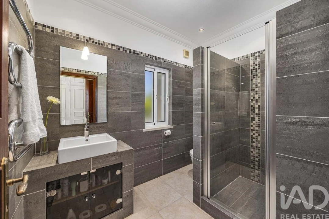 Quinta T4 para Venda em Santa Barbara de Nexe Foto 24