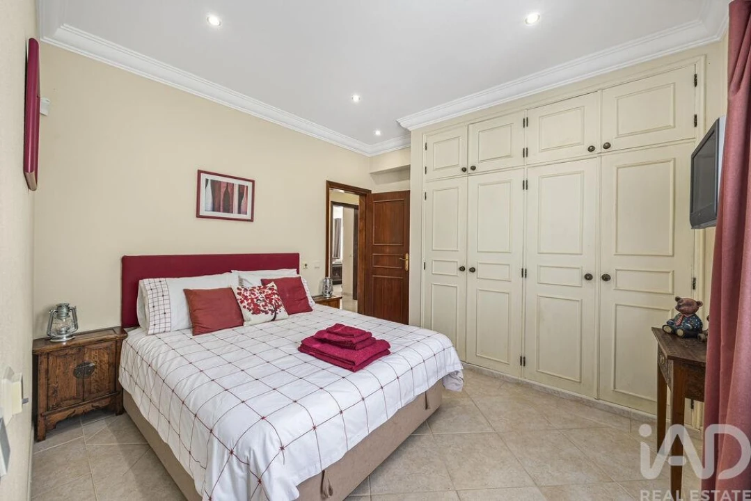 Quinta T4 para Venda em Santa Barbara de Nexe Foto 26