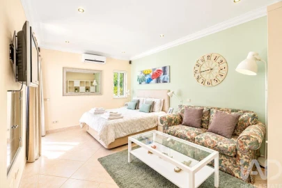 Quinta T4 para Venda em Santa Barbara de Nexe