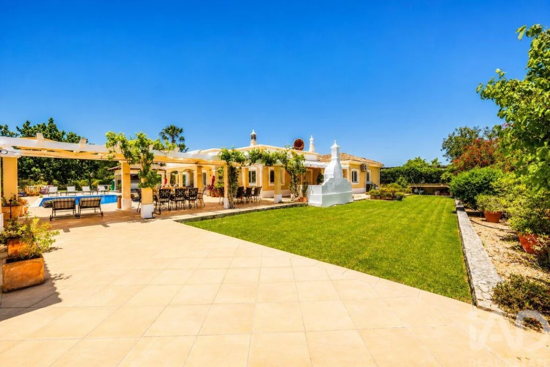 Quinta T4 para Venda em Santa Barbara de Nexe Foto 34
