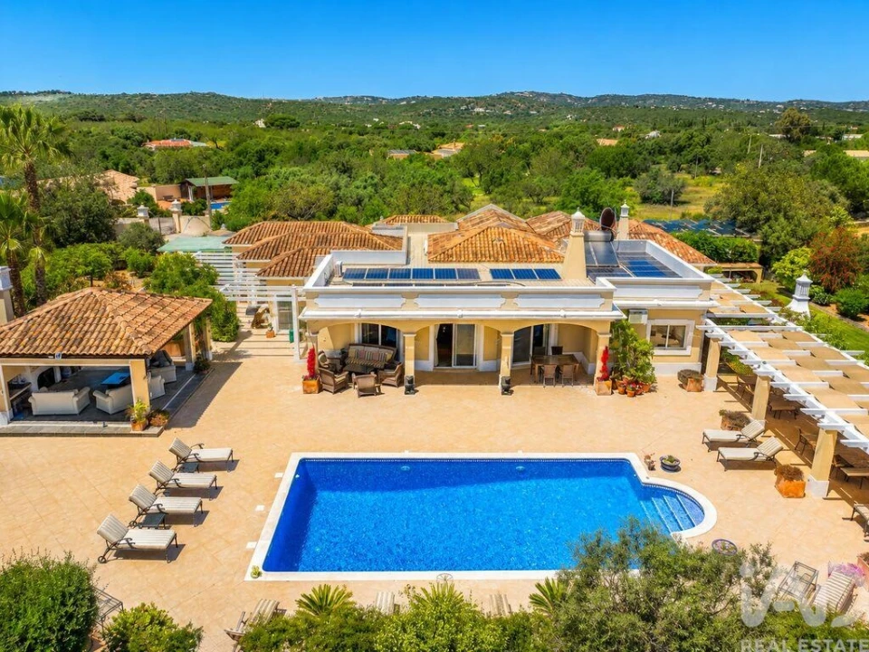 Quinta T4 para Venda em Santa Barbara de Nexe Foto 36