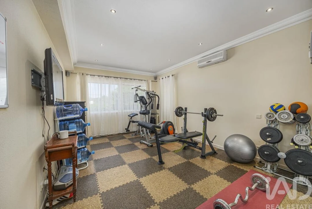 Quinta T4 para Venda em Santa Barbara de Nexe Foto 19