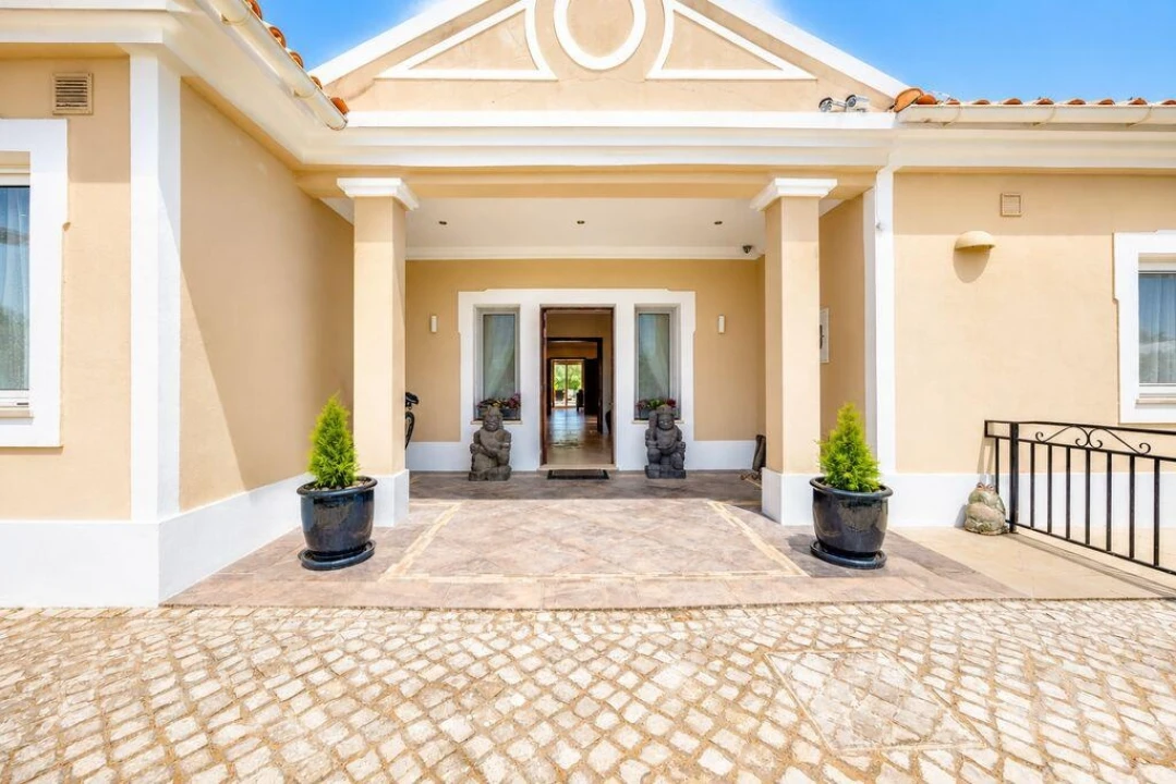 Quinta T4 para Venda em Santa Barbara de Nexe Foto 30