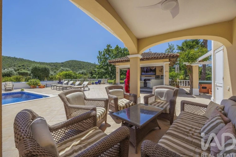 Quinta T4 para Venda em Santa Barbara de Nexe Foto 32