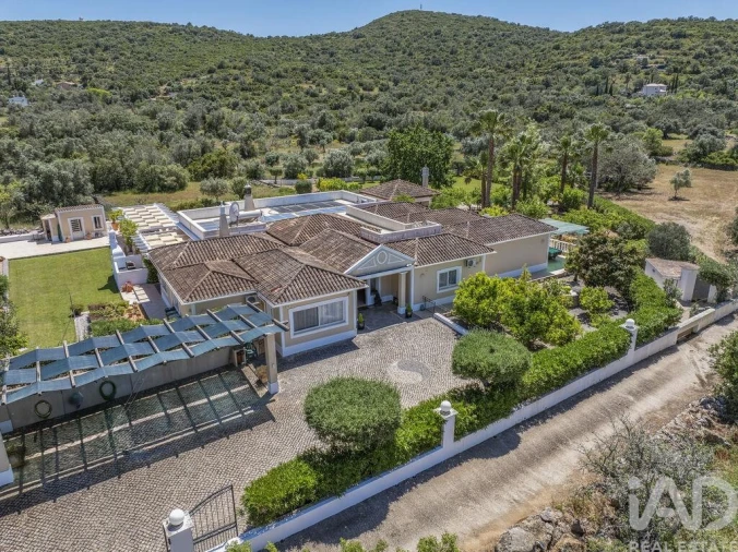 Quinta T4 para Venda em Santa Barbara de Nexe Foto 31