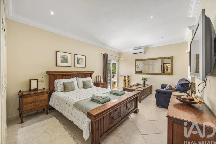 Quinta T4 para Venda em Santa Barbara de Nexe Foto 19