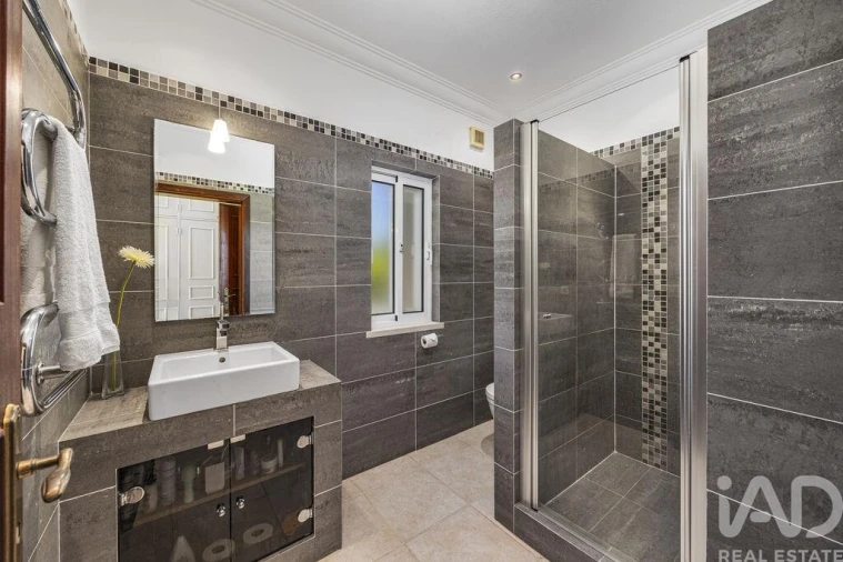 Quinta T4 para Venda em Santa Barbara de Nexe Foto 21