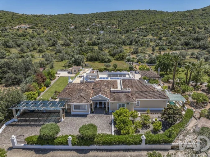 Quinta T4 para Venda em Santa Barbara de Nexe Foto 39