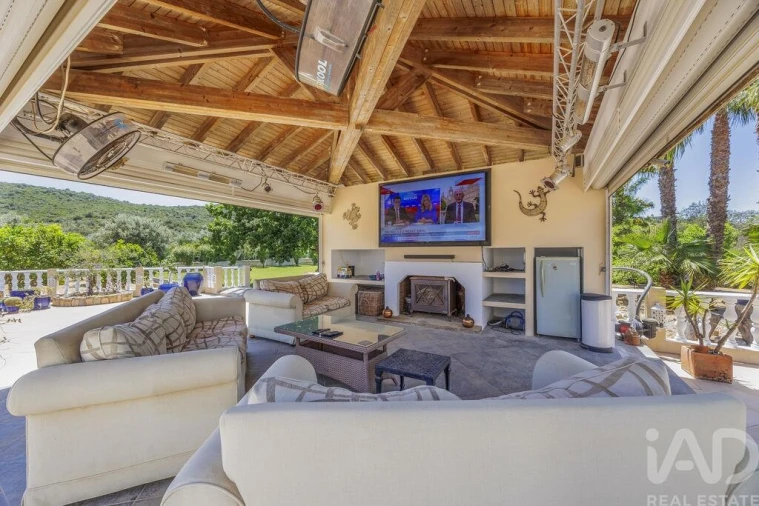 Quinta T4 para Venda em Santa Barbara de Nexe Foto 3