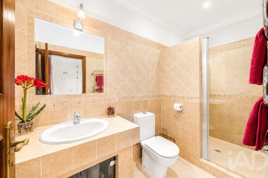 Quinta T4 para Venda em Santa Barbara de Nexe Foto 29