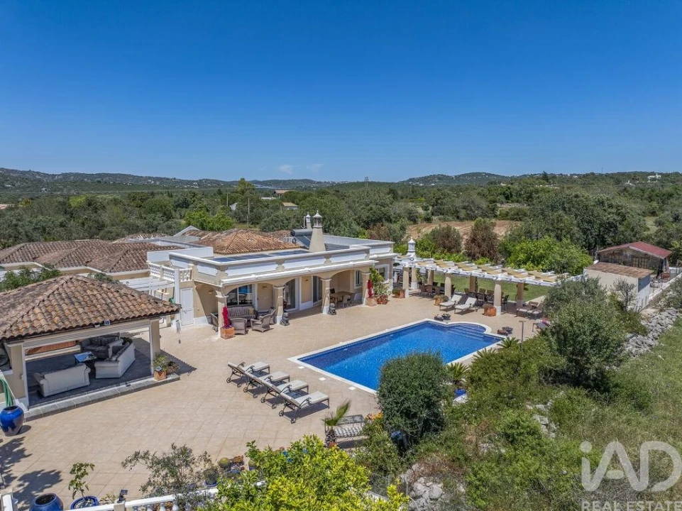 Quinta T4 para Venda em Santa Barbara de Nexe Foto 3