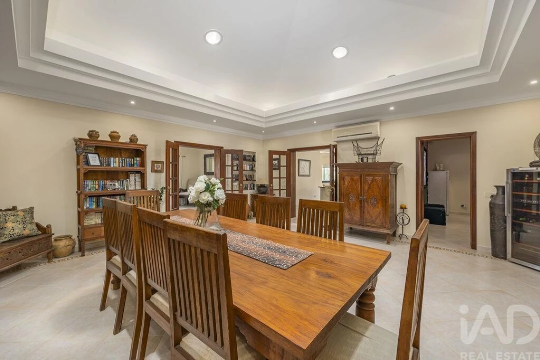 Quinta T4 para Venda em Santa Barbara de Nexe Foto 16