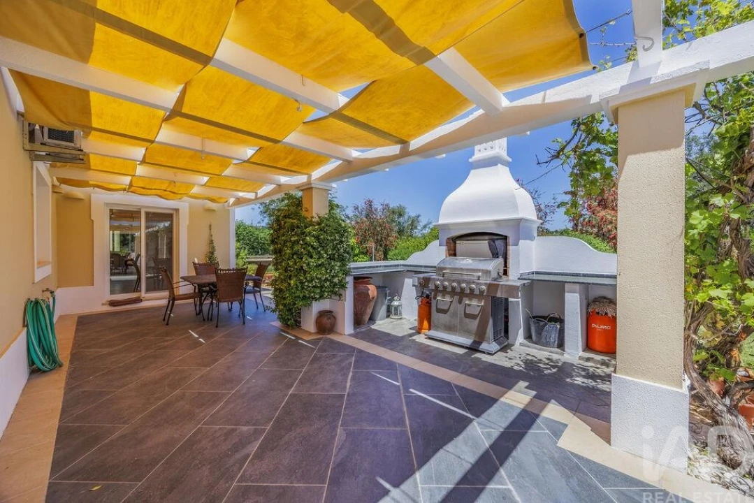 Quinta T4 para Venda em Santa Barbara de Nexe Foto 37