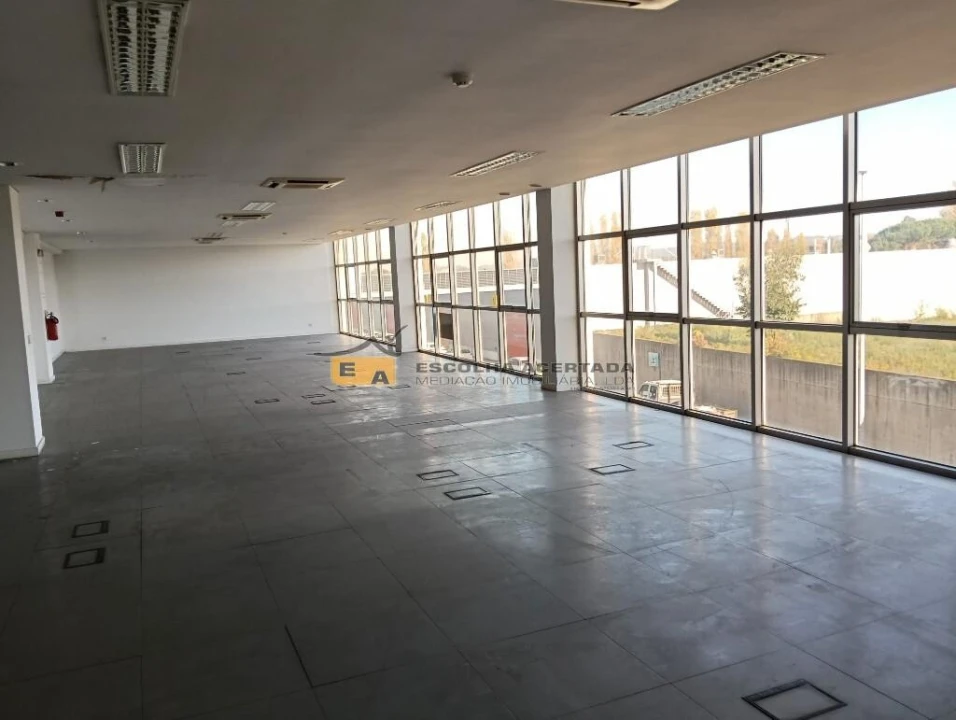 Escritório para Venda em Moreira Foto 2
