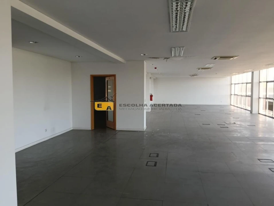 Escritório para Venda em Moreira Foto 3