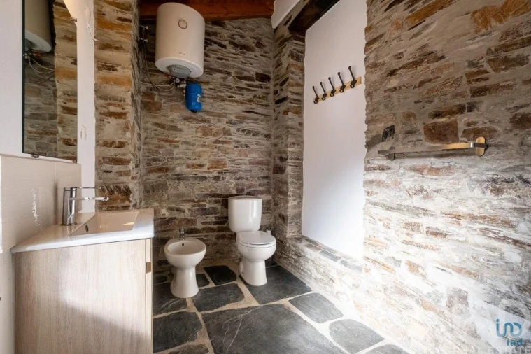 Moradia T5 para Venda em Benfeita Foto 28