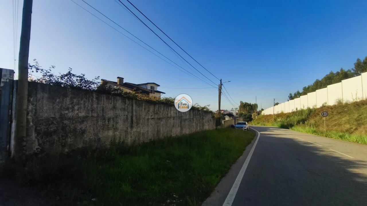 Terreno para Venda em Escapães Foto 10