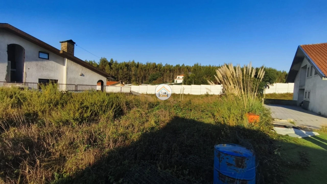 Terreno para Venda em Escapães Foto 4