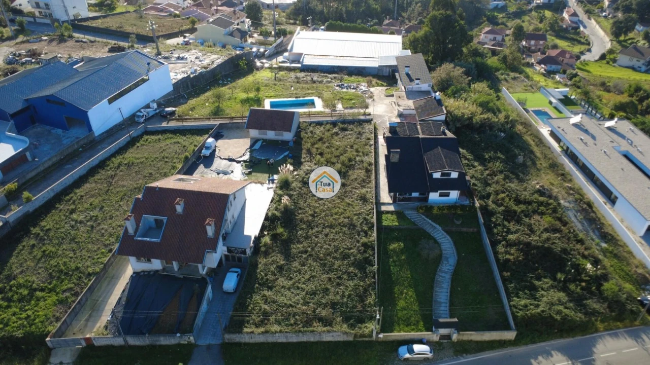 Terreno para Venda em Escapães Foto 1