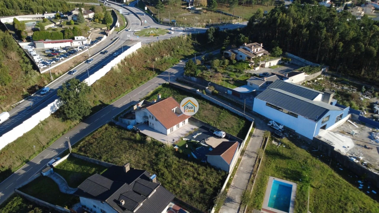 Terreno para Venda em Escapães Foto 2