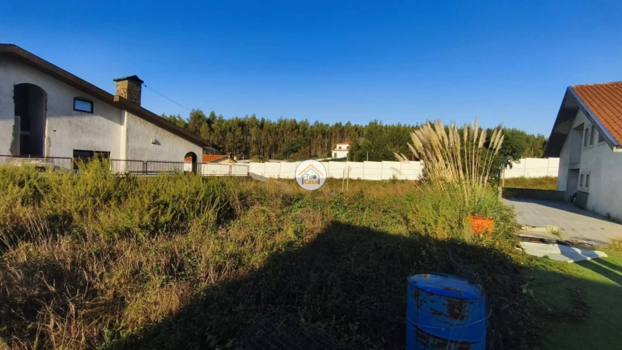 Terreno para Venda em Escapães Foto 4
