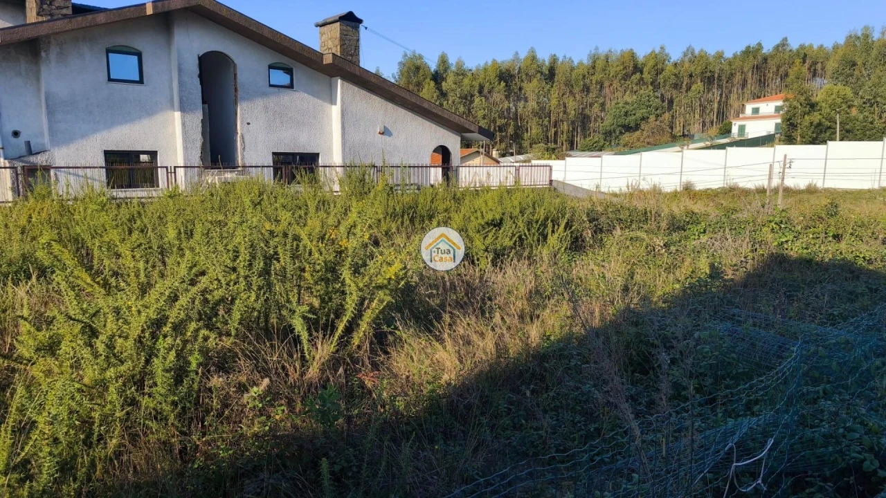 Terreno para Venda em Escapães Foto 6