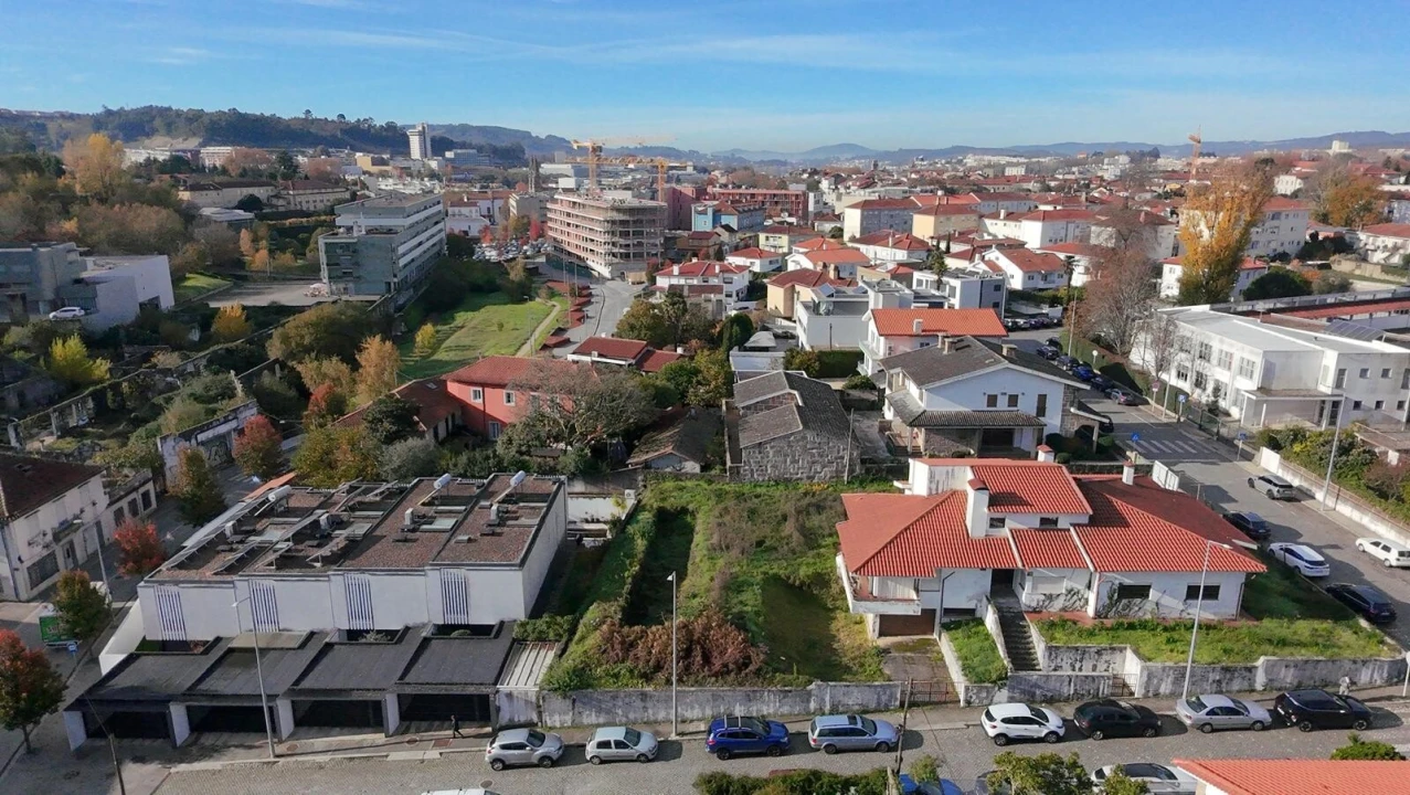 Terreno para Venda em Oliveira, São Paio e São Sebastião Foto 4