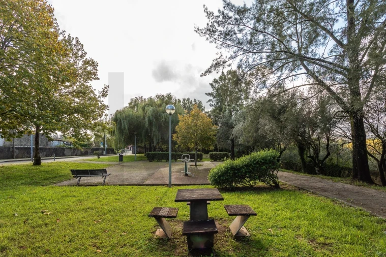 Apartamento T2 para Venda em Queluz e Belas Foto 36