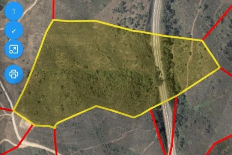 Terreno para Venda em Santana da Serra Foto 2