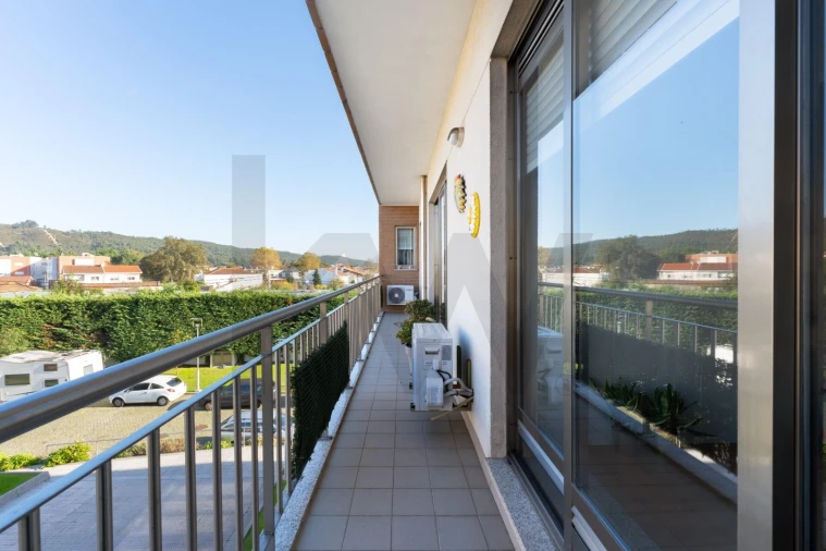 Apartamento T2 para Venda em Valongo Foto 12