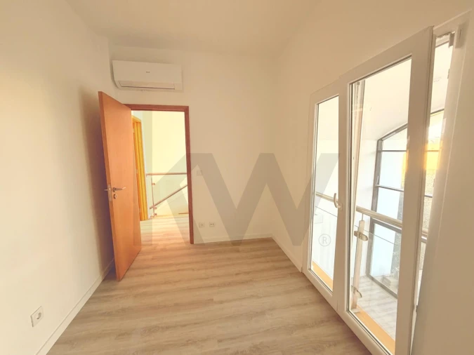 Moradia T2 para Venda em Quinta do Anjo Foto 12