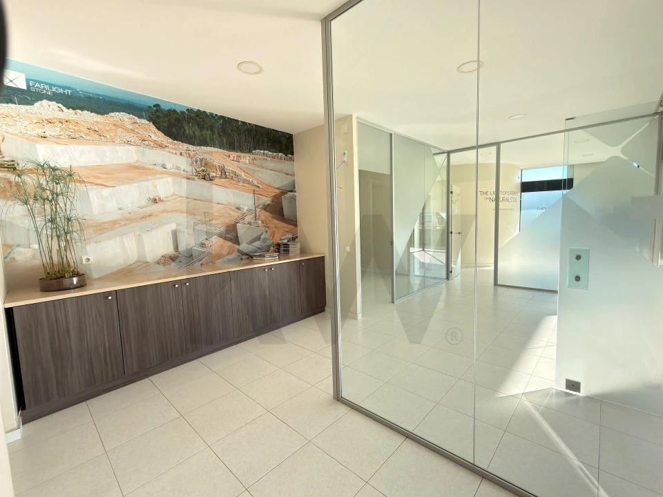 Loja para Venda em Rio Maior Foto 2