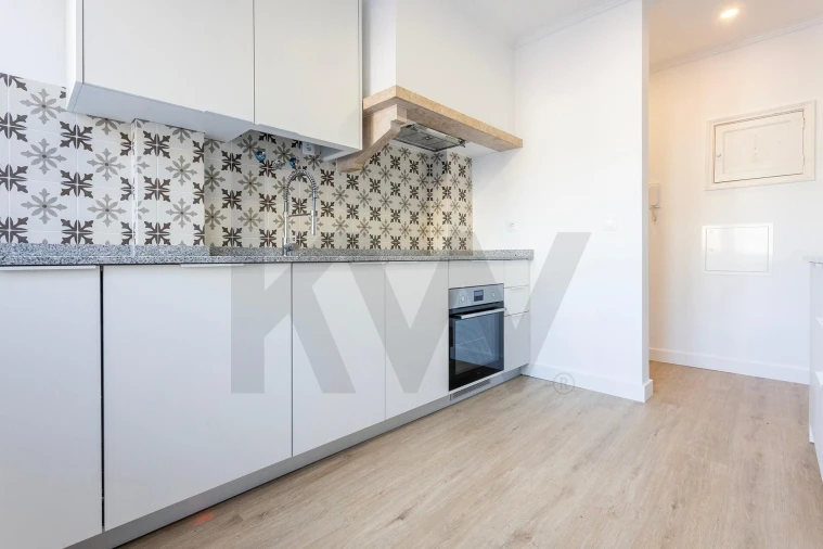 Apartamento T1 para Venda em Campo de Ourique Foto 7