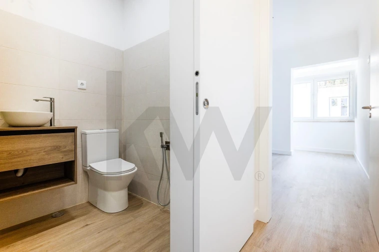 Apartamento T1 para Venda em Campo de Ourique Foto 13