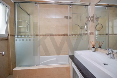 Apartamento T5 para Venda em Penha de França