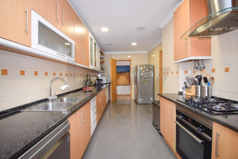 Apartamento T5 para Venda em Penha de França Foto 28