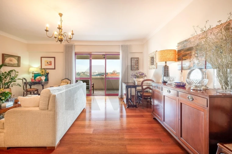 Apartamento T3 para Venda em Odivelas Foto 2