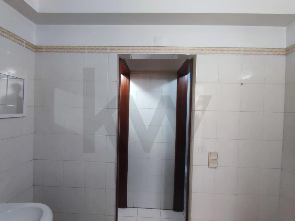 Loja para Venda em Rio de Mouro Foto 9