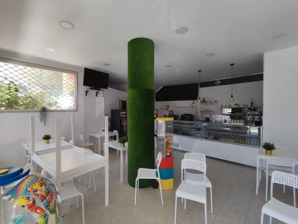 Loja para Venda em Rio de Mouro Foto 3