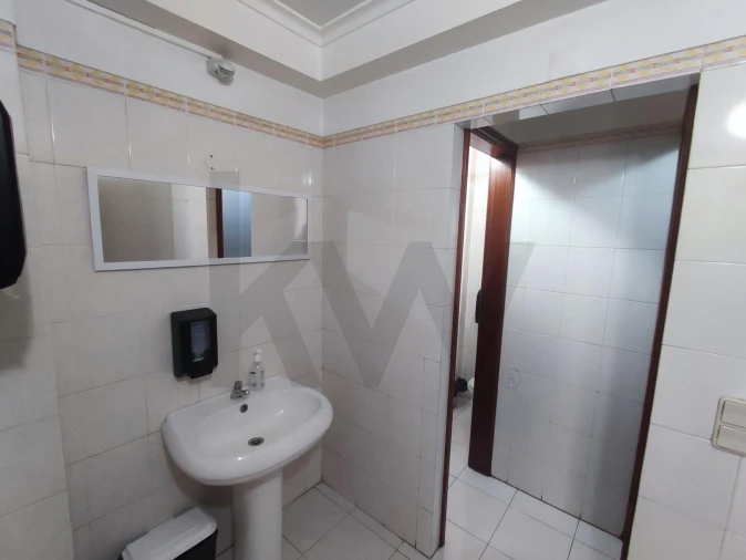 Loja para Venda em Rio de Mouro Foto 11