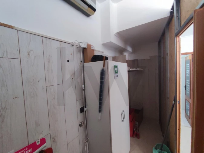 Loja para Venda em Rio de Mouro Foto 8